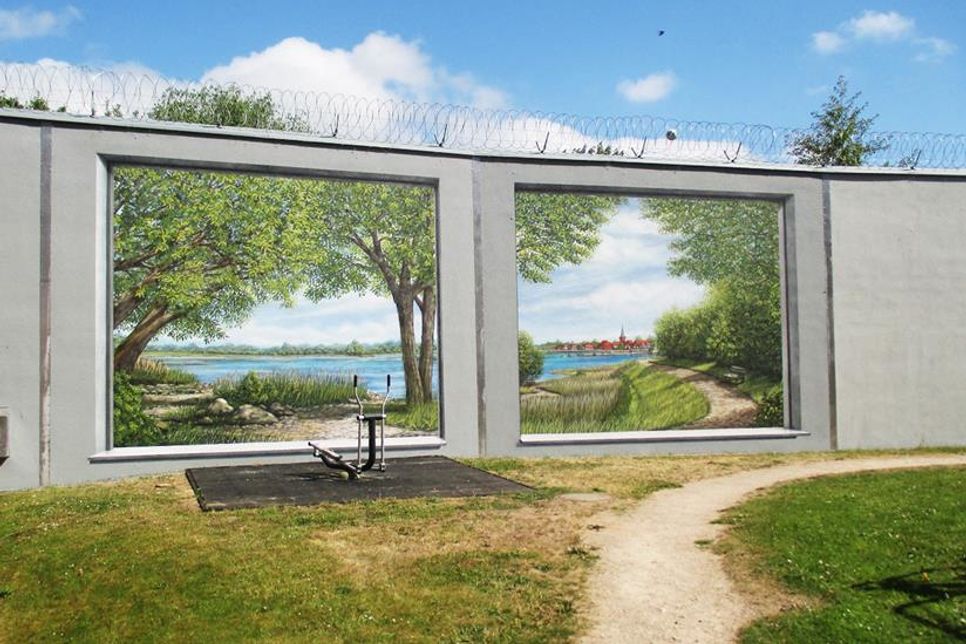 Das großformatige Kunstwerk ist Ende Mai auf Initiative des multiprofessionellen Betreuungsteams des Klinikums mit dem Künstler Ole Görgens entwickelt und umgesetzt worden. (Foto: ©AMEOS)