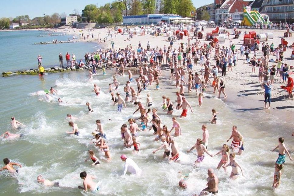 Am kommenden Samstag heißt es wieder „Anbaden“ in Niendorf/Ostsee, die vierte Station im Anbade-Monat Mai.