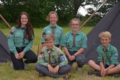 Jugendgruppenleiterin Merle Rathke mit den Gruppenleiterhelfern Neele Piening, Noa Michalski, Claas Hinrichs (v. lks.) und Joost Theophile (vorne).
