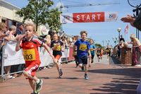 Endspurt der Kleinsten beim Gröminchen-Lauf über 1 Kilometer.