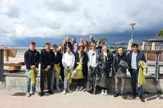 Die Klasse BG-EE-20 des Beruflichen Gymnasiums hat vom Strandabschnitt Neustadt bis nach Pelzerhaken Müll gesammelt.