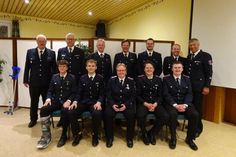 Klaus Seehase, Kay Fischer (Kreisfeuerwehrverband), Carsten Schulz, Ralf Höppner, Henning Kröger, Sascha Seehase, stellvertretender Bürgermeister Helmut Lange (hinten v. lks.); Joel Befeld, Yannik Brömme, Britta Lange, Leif-Erik May, Johannes Kempe (vorne v. lks.).