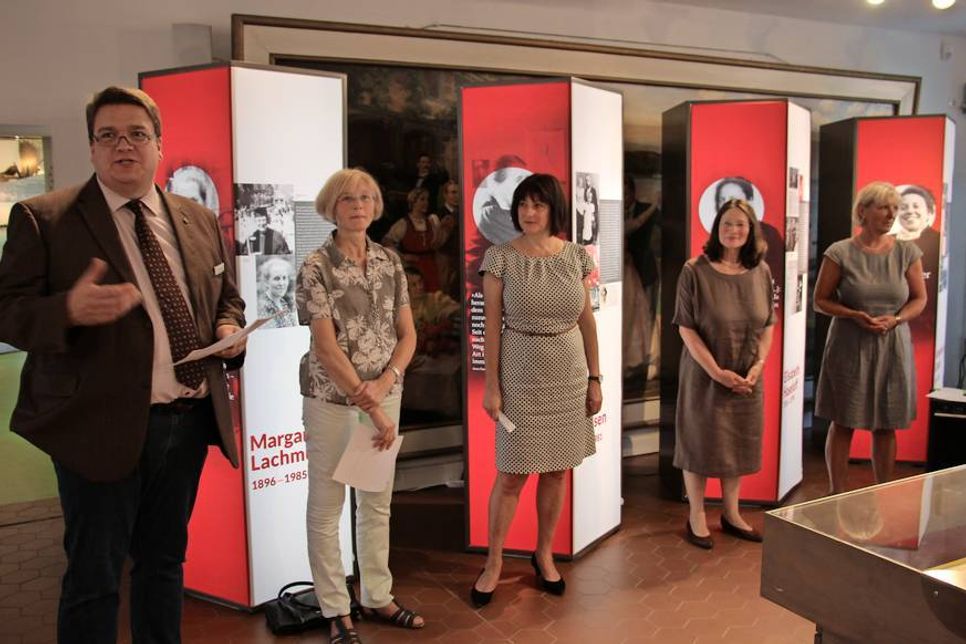 Zur Eröffnung sprachen Propst Dirk Süssenbach, Ulrike Koertge, Dr. Tordis Batscheider, Ruth Gänßler-Rehse und Andrea Rathjen (v. lks.).