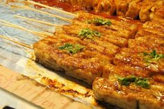 So lecker kann vegan aussehen: marinierter und gebratener Tofu