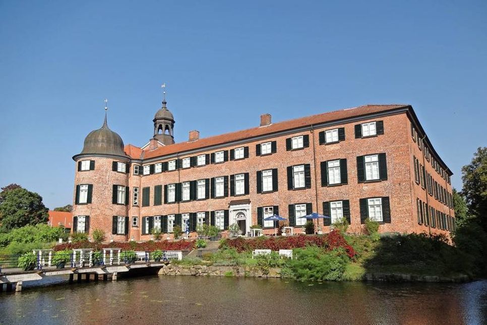 Das Eutiner Schloss bietet eine traumhafte Kulisse für kulturelle Veranstaltungen aller Art.