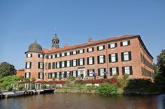 Das Eutiner Schloss bietet eine traumhafte Kulisse für kulturelle Veranstaltungen aller Art.