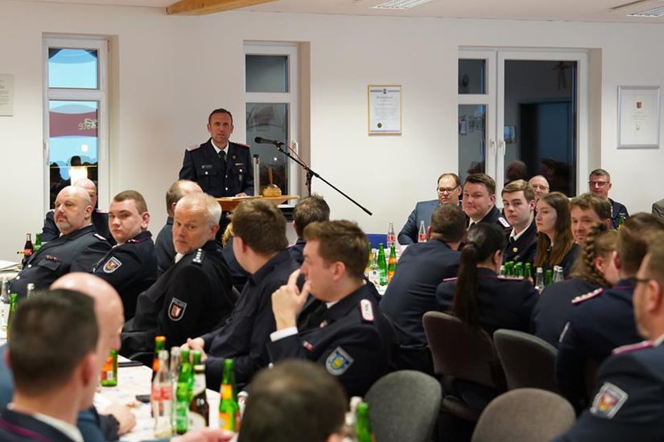 Wehrführer Marcel Moldenhauer möchte jetzt den Blick nach vorne richten und freut sich darauf, dass Jahr 2025 in Angriff zu nehmen.