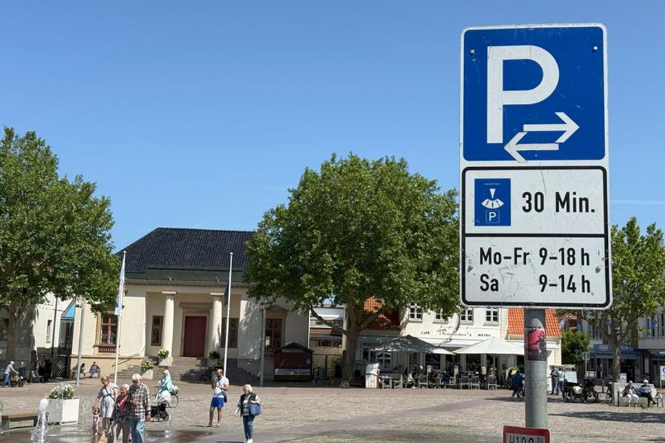 Parken direkt am Markt ist in Zukunft zwar zeitlich unbegrenzt, aber nur noch gegen Gebühr möglich.