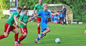 Lasse Schröder leitete in Lübeck die erste Eutiner Torchance ein.