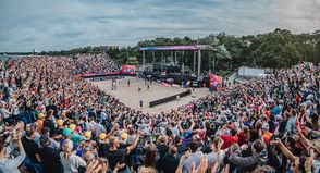 Am ersten September-Wochenende finden die Deutschen Beach-Volleyball-Meisterschaften zum letzten Mal in Timmendorfer Strand statt.