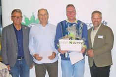 Gemeinsam mit  Torsten Jäger (l.) ehrte Martin Rollmann (r.)  Peter Holz und Marcus Heitefuß für 50- beziehungsweise 40-jährige GdP-Mitgliedschaft.