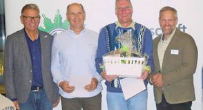 Gemeinsam mit  Torsten Jäger (l.) ehrte Martin Rollmann (r.)  Peter Holz und Marcus Heitefuß für 50- beziehungsweise 40-jährige GdP-Mitgliedschaft.