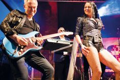 „Rena - die Band“ sorgt am Freitagabend für beste Stimmung im Festzelt.
