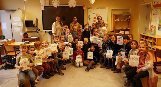 Die Kinder der 1 f in Neustadt freuten sich über ihre Lesetüten.
