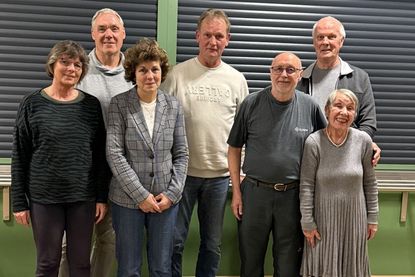 1. Vorsitzender Roland Luckow (Mi.) gratulierte den langjährigen Mitgliedern, die teilweise bereits seit 40 Jahren dem NLC die Treue halten.