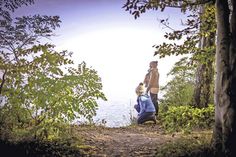 Neu in der Lübecker Bucht sind die „Silent Walks“, bei denen der Spaziergang durch die erholsame Landschaft zum meditativ-erholsamen Erlebnis wird. (Foto: ©Ostsee-Holstein-Tourismus)