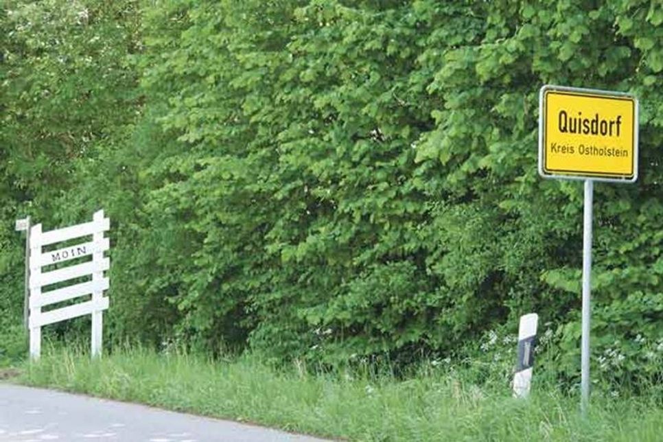 Grußschilder wurden montiert.