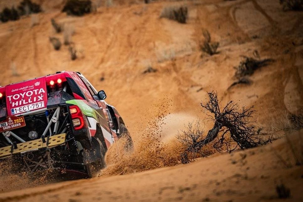 Vorerst keine Wiederholung des Etappensieges vom Vortag. Yazeed Al-Rajhi und Dirk von Zitzewitz haben knapp eine Stunde verloren.