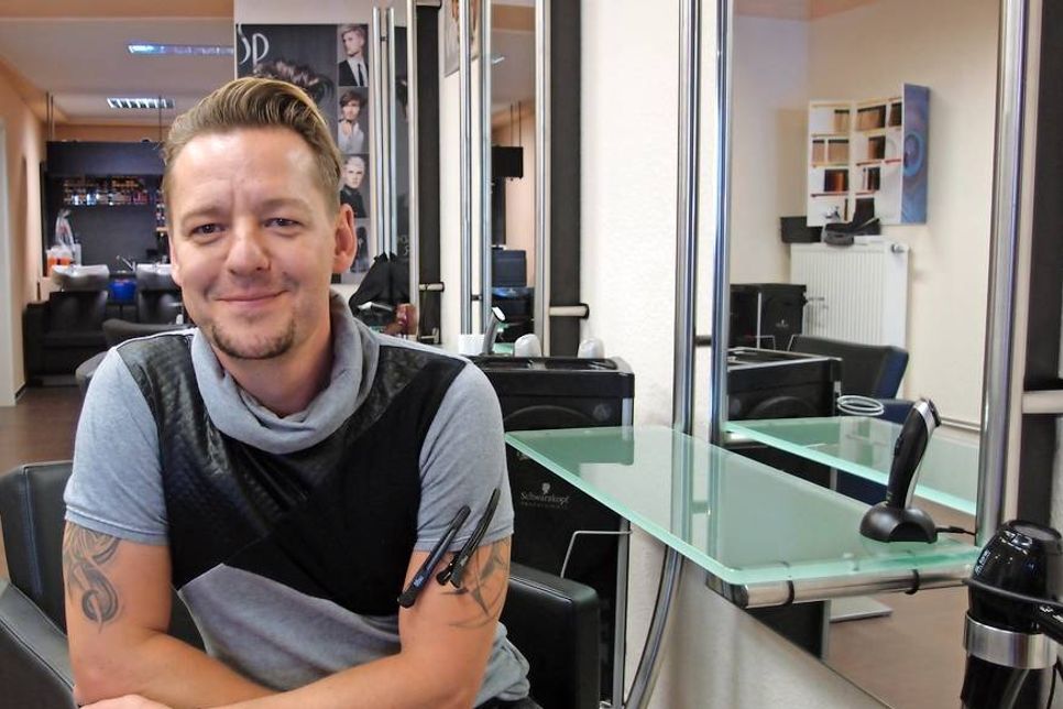 Ob klassischer Trockenhaarschnitt für 9,99 Euro oder Hair-Tatoos - Jarek Wodecki setzt trendige Zeichen in der Welt Haare.