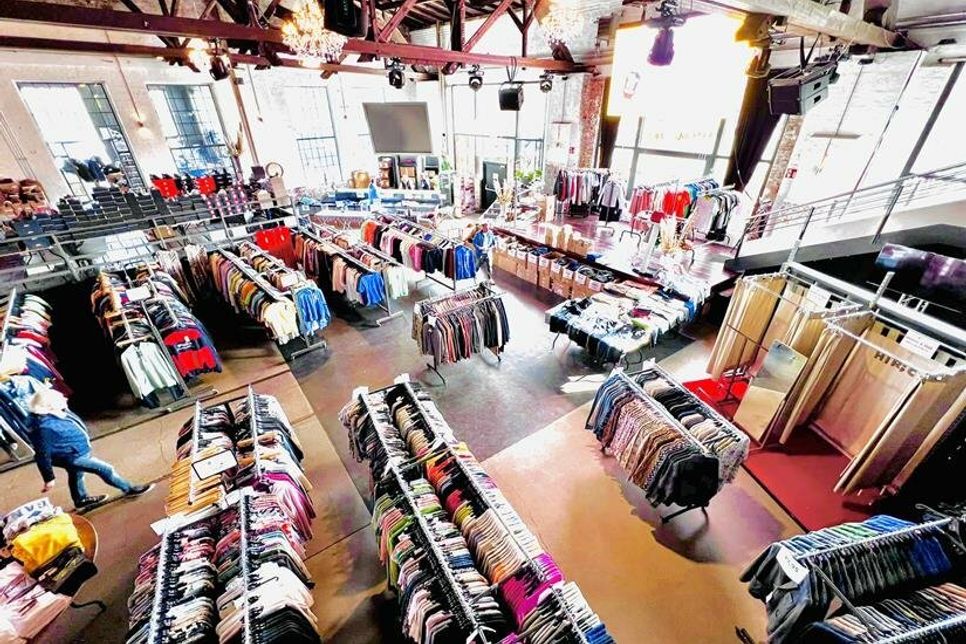 Premium-Marken mit einzigartigen Rabatten gibt es wieder im Küsten-Outlet in der Eventfabrik.