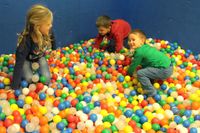 Beim Bällebad wurden Vorstellungen der Kinder im demokratischen Entscheidungsverfahren umgesetzt.