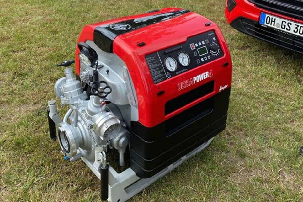 Die Tragkraftspritze wiegt 190 kg und kostet rund 12.500 Euro.