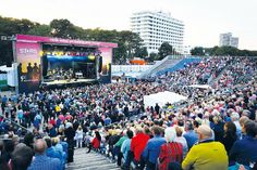 Bei „Stars am Strand“ in der Musik-Arena am Timmendorfer Strand rechnen die Veranstalter in diesem Jahr - trotz Corona und mit Hygienekonzept - mit 4.700 Besuchern pro Konzert.