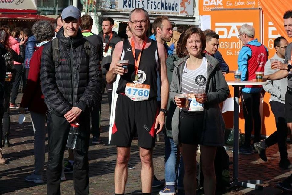 Jakob Ostendorf, Wolf Reimer und Lena Geffken im Ziel.