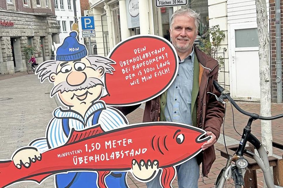 Bürgermeister Sven Radestock wirbt für ausreichend Abstand.