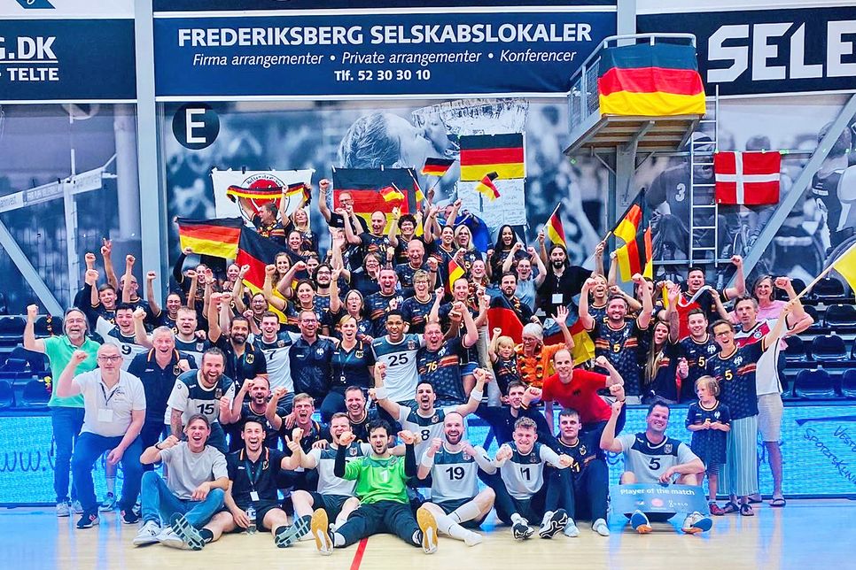 Großer Jubel: Die „Deafboys“ samt Fans bei der Weltmeisterschaft in Kopenhagen im Juli 2023.