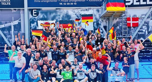 Großer Jubel: Die „Deafboys“ samt Fans bei der Weltmeisterschaft in Kopenhagen im Juli 2023.