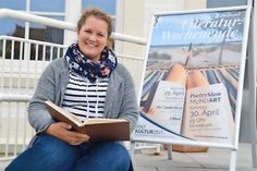 Janina Schütze, Eventmanagerin der TSNT GmbH, freut sich auf das Literatur-Wochenende, das am 29. und 30. April am Seepferdchen-Brunnen in Timmendorfer Strand stattfindet. (Foto: René Kleinschmidt)