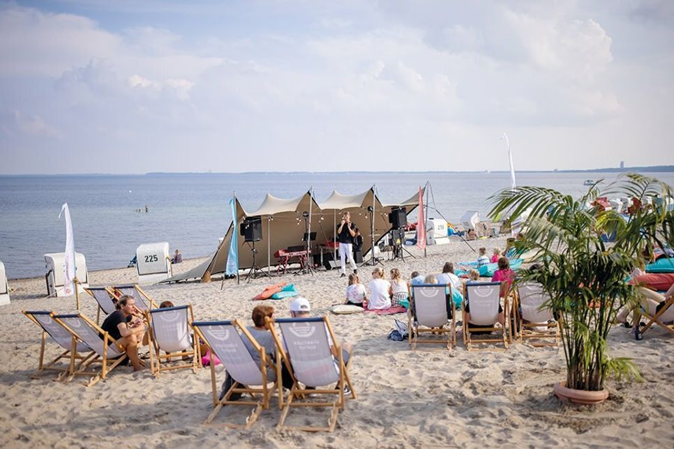 Insgesamt vier Mal lädt die Open Stage Lübecker Bucht in diesem Sommer an verschiedenen Locations bisher noch unentdeckte Talente auf die Bühne ein.