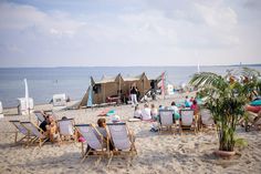 Insgesamt vier Mal lädt die Open Stage Lübecker Bucht in diesem Sommer an verschiedenen Locations bisher noch unentdeckte Talente auf die Bühne ein.