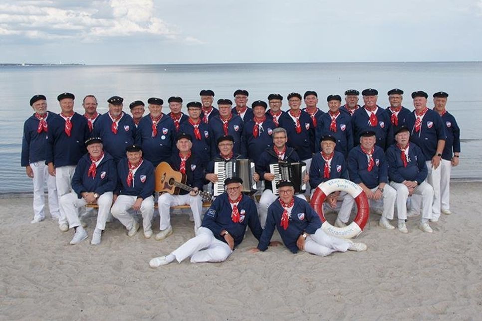 Am späten Sonntagnachmittag lädt der Shantychor „Blau-weisse Jungs“ (Foto) mit „Timmerhorst“ zu einem stimmungsvollen Konzert nach Ahrensbök ein.