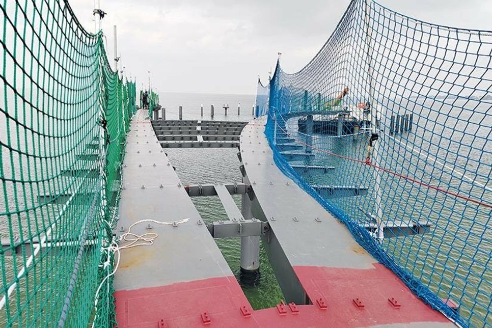 An dem Punkt, an dem der Rundlauf der neuen Seebrücke beginnt, ist die Schlaufenform bereits gut zu erkennen.