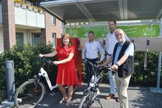 Stelllten das neuartige Pilotprojekt gemeinsam der Öffentlichkeit vor (v.l.): Bürgermeisterin Julia Samtleben, Wobau-Projektleiter Manu Marten, Wobau-Geschäftsführer Fabian Weist und Kreispräsident Harald Werner.