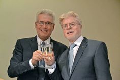 Bürgervorsteher Peter Nelle (rechts) und Bürgermeister Volker Owerien freuten sich über ein volles Kurparkhaus beim diesjährigen Neujahrsempfang. (Foto: René Kleinschmidt)