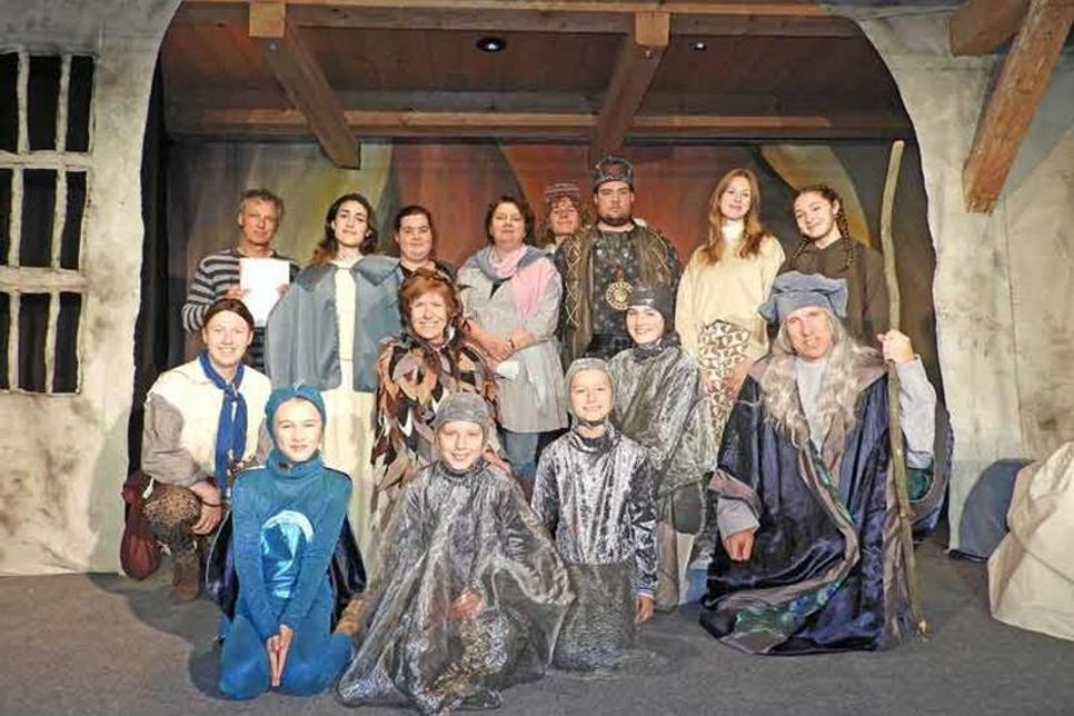 Endlich: Der Countdown fürs Weihnachtsmärchen läuft und die Eutiner Mischpoke steckt voller Spiellust.