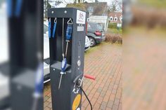 Service-Einrichtungen für den Radverkehr – wie hier am Bahnhof in Timmendorfer Strand – sind mögliche Kleinprojekte, die auch ab 2023  über die LAG gefördert werden.