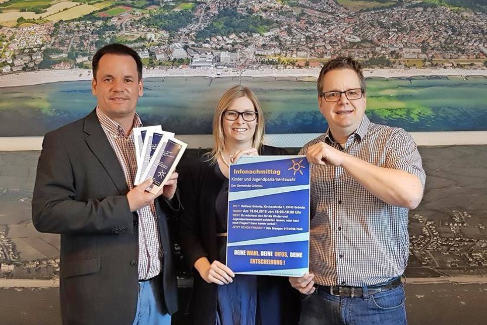 Bürgermeister Mark Burmeister, Verwaltungsangestellte Kim Bäumner, Kinder- und Jugendberater Udo Braeger (v. lks.).