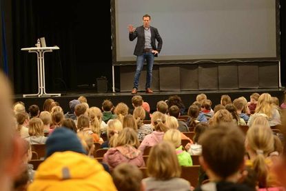 Referent Jürgen Petersen weiß, es kommt auf die richtige Technik an.