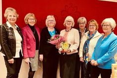 Kassenwartin Ingrid Albrecht, Beisitzerin Elisabeth Kruse, neue 1. Vorsitzende Christel von Tiedemann, Gisela Schneider, Beisitzerin Ute Hapke, 2. Vorsitzende Margarita Gollmer und Schriftführerin Monika Ebel (v. lks.).