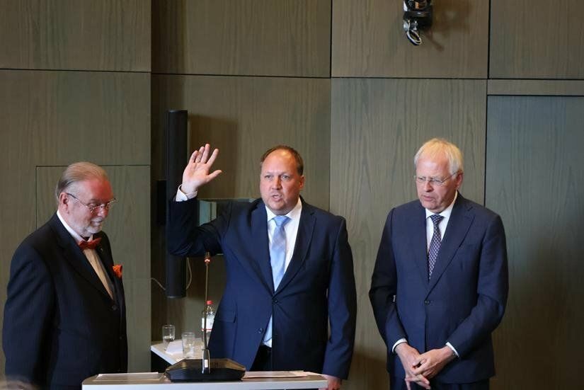 Timo Gaarz als Landrat vereidigt Neustadt in Holstein der reporter