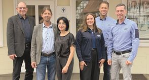 Freuen sich über die gute Partnerschaft: Martin Liegmann, Matthias Thoms und Laila Brais (Kinderschutzbund) mit Madita Lepomäki, Christoph Hein und Thomas Palenga von JYSK.