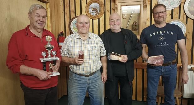 Uwe Hamann, Klaus Kohlsaat, Peter Gose und Holger Jäde, alle von der Kyffhäuser Kameradschaft Beschendorf (v. lks.).