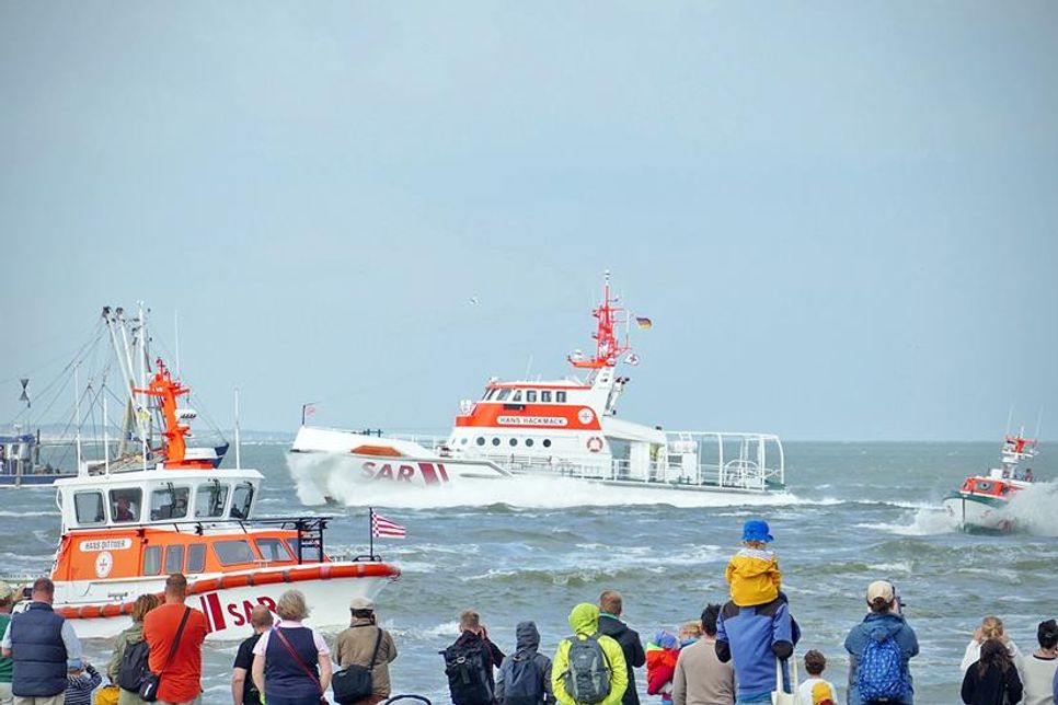 Am „Tag der Seenotretter“ stellt die DGzRS der Öffentlichkeit an vielen Standorten an Nord- und Ostsee ihre Leistungsfähigkeit unter Beweis.