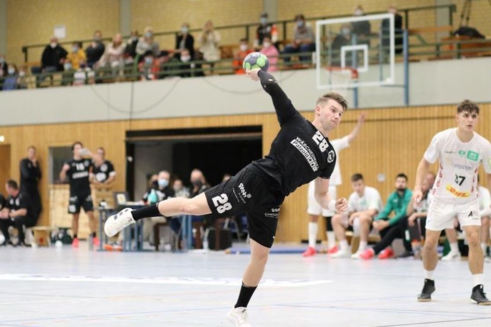 Mit 6 Toren bester Werfer der HSG Ostsee - Tim Claasen Nr. 28.