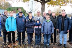 Die tatkräftigen Jugendlichen hatten den Steg gemeinsam mit ihren Ausbildern selbst gebaut.
