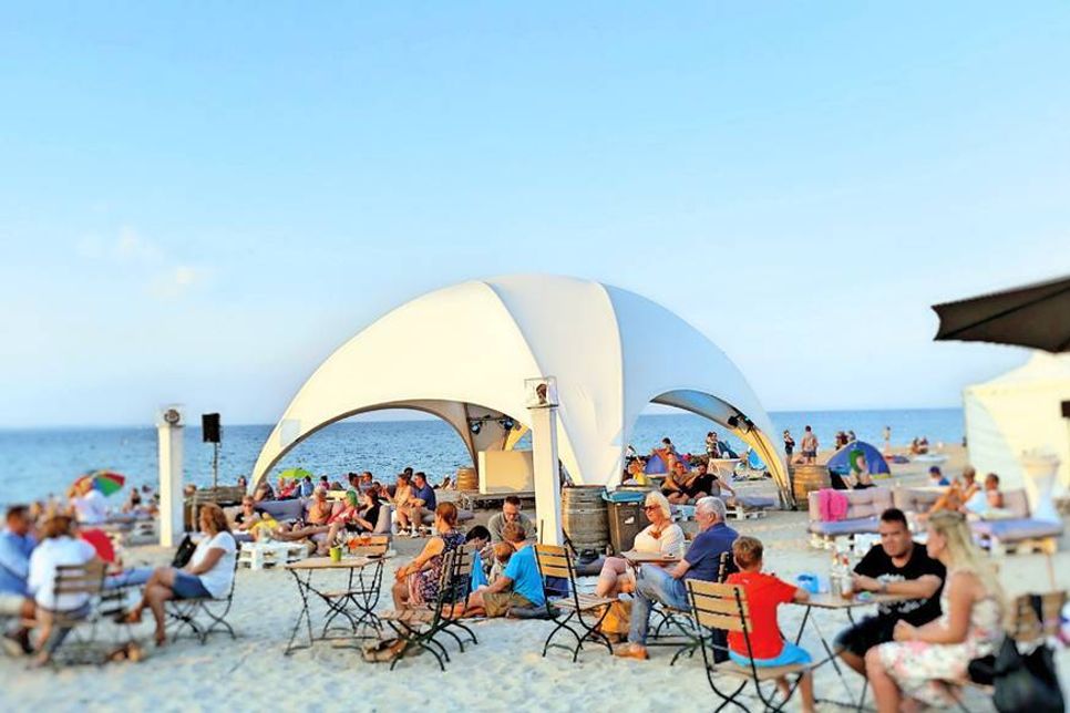 Am kommenden Wochenende heißt es noch einmal „StrandKlub“-Feeling am Niendorfer Freistrand. (Foto: TSNT GmbH)
